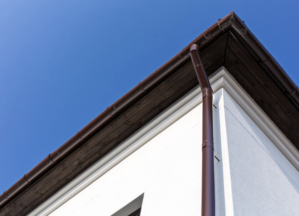 Eavestroughs